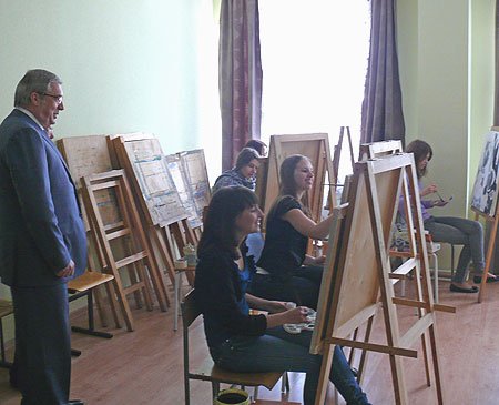 Виктор Толоконский осмотрел учебный корпус факультета культуры и дополнительного образования