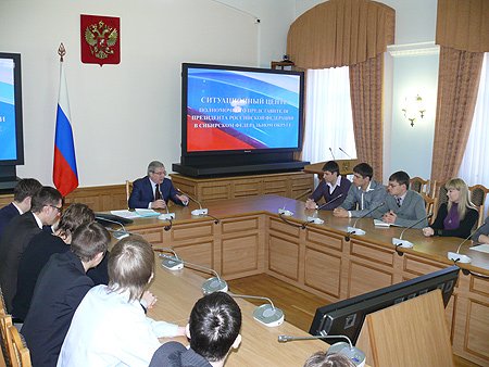 Лидеры студенческих профсоюзных организаций представили полномочному представителю свои проекты
