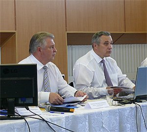 Президент Республики Бурятия Вячеслав Наговицын (слева) и полномочный представитель Президента РФ в Сибирском федеральном округе Анатолий Квашнин