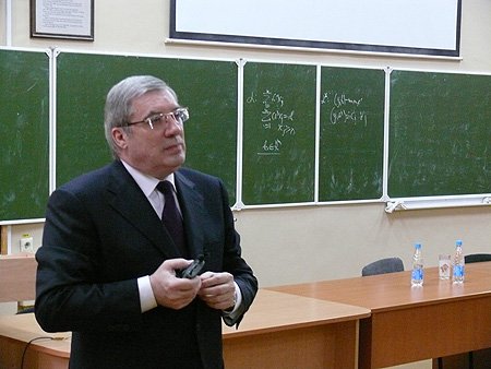 Полномочный представитель: взгляд молодых людей на многие проблемы полезны для управленческой деятельности
