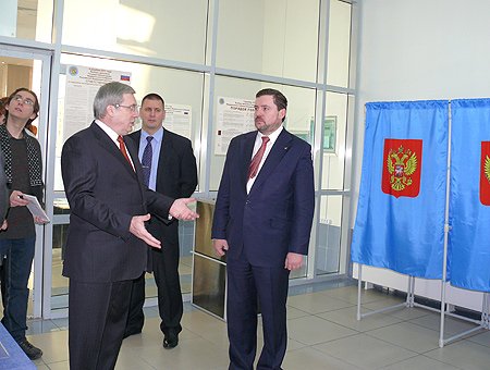 Избирательный участок в аэропорту Толмачёво