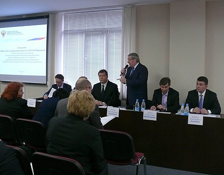 Полпред: реализация программ модернизации и развития здравоохранения должна в первую очередь привести к достижению главной цели – повысить удовлетворенность населения оказываемыми услугами