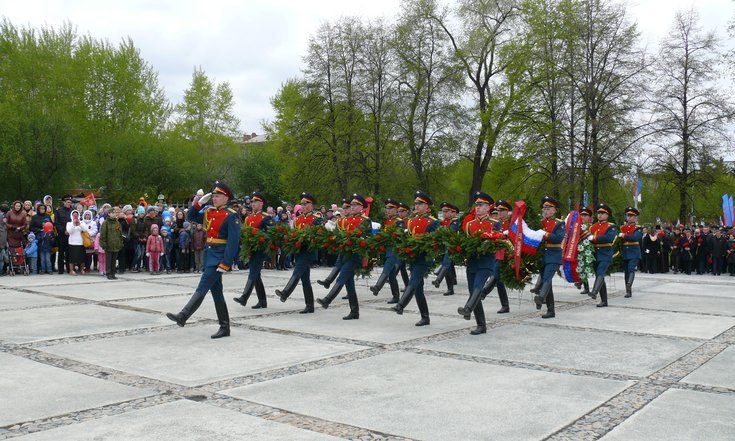 Торжественный митинг и возложение венков к Вечному огню