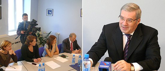 Полномочный представитель поздравил журналистов с 20-летием создания холдинга ВГТРК