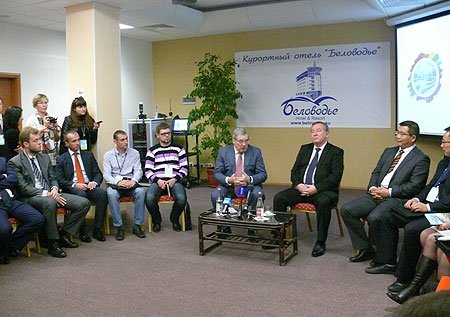 «Включая молодежную программу в мероприятия международных форумов, усиливая молодежную политику в наших странах, мы работаем на перспективу», – считает полномочный представитель