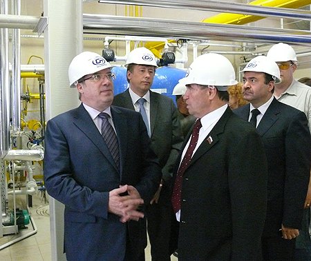 Виктор Толоконский осмотрел теплоэлектростанцию, обеспечивающую жилой массив электрической энергией