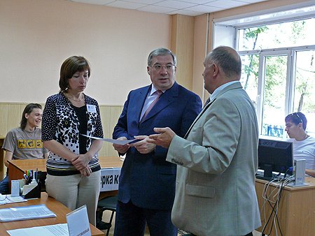 Полномочный представитель познакомился с новыми разработками и образовательными программами вуза, а также побывал в приемной комиссии СибГУТИ