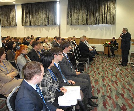 Полномочный представитель выступил перед участниками V Юридического форума Сибири
