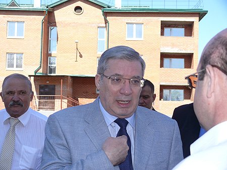 Средства, выделяемые на обеспечение жильем ветеранов, следует использовать на строительство нового жилья - Виктор Толоконский