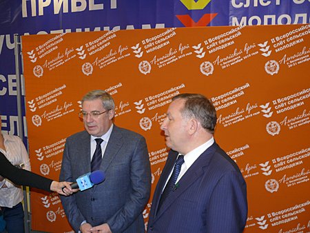 Полномочный представитель Президента РФ в СФО Виктор Толоконский и губернатор Алтайского края Александр Карлин