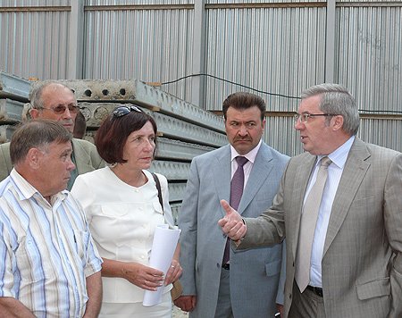 Виктор Толоконский подчеркнул, что любые вопросы по вводу здания нужно решать в срочном порядке