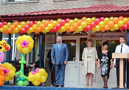 В ходе торжественной линейки в лицее № 22 «Надежда Сибири»