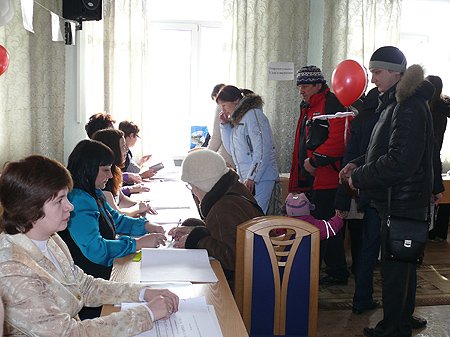 Голосование на избирательном участке