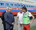 Такие спортивные учреждения, как школа по футболу Алексея Смертина в Барнауле, готовят будущих чемпионов, считает полпред