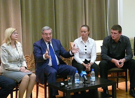 Я очень рад, что у вас есть не просто идеи и предложения, а активная жизненная позиция. Вы по-настоящему преданы своей малой Родине - полпред