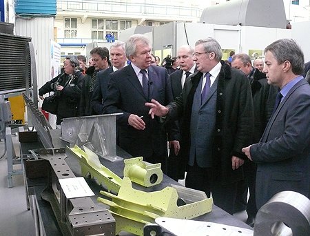 Виктор Толоконский посетил Иркутский авиационный завод