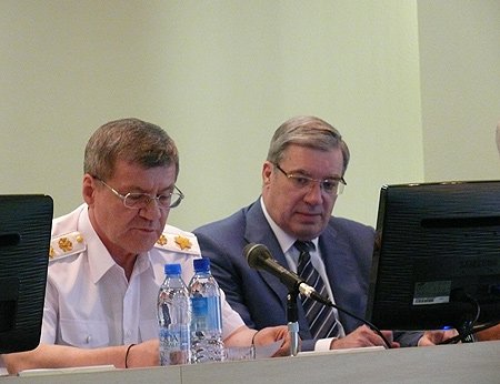 В ходе совещания Генеральный прокурор РФ Юрий Чайка отметил, что в деятельности органов прокуратуры СФО достигнут ряд положительных результатов