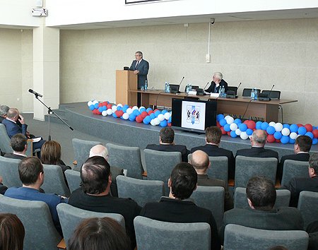 Полномочный представитель считает, что регионы и муниципалитеты должны активнее привлекать частные инвестиции в строительство спортивной инфраструктуры