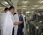 Виктор Толоконский посетил фармацевтическое предприятие «Обновление»