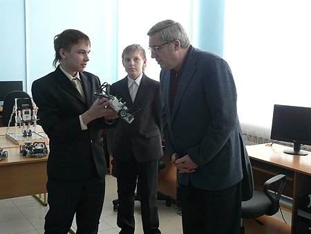 Виктор Толоконский высоко оценил программы обучения в лицее
