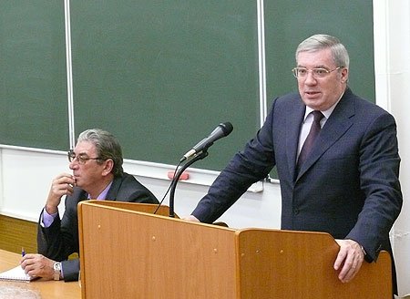 Ректор Сибирской академии государственной службы Евгений Бойко, полномочный представитель Президента РФ в СФО Виктор Толоконский
