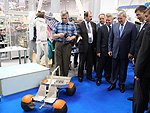 Полпред ознакомился с экспозициями X Международной выставки высокотехнологичной техники и вооружения «ВТТВ-Омск-2013»