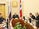 Полпред провел совещание по вопросам социально-экономического развития Омской области