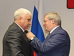 Полпред вручил государственные награды Российской Федерации жителям Новосибирской области