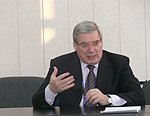 Необходимо создавать межвузовские центры коллективного пользования для научной деятельности студентов, считает полномочный представитель