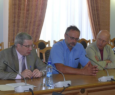 Виктор Толоконский провел встречу с главными врачами больниц и поликлиник Новосибирска, а также учеными и ведущими специалистами в сфере медицины