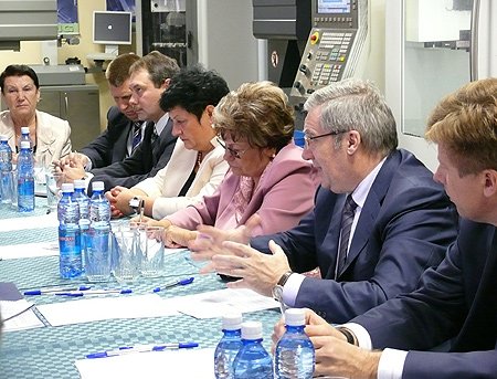 Полпред считает, что сфера профессионального образования определяет конкурентоспособность регионов
