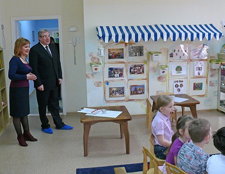 Виктор Толоконский посетил детский сад «Акварель»