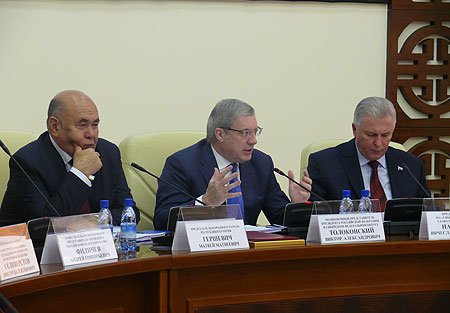 На заседании Совета при полномочном представителе обсудили задачи по обеспечению устойчивости бюджетной системы и социально-экономического развития регионов Сибири