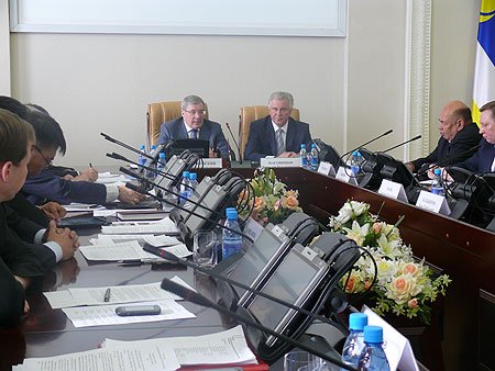 Полномочный представитель обсудил приоритетные задачи развития региона на совещании с членами правительства Республики Бурятии