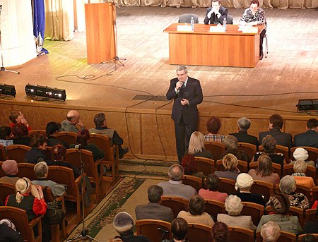 Активная социальная позиция ветеранов помогает органам власти принимать верные управленческие решения, считает полпред