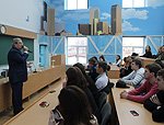 Потребность в специалистах инженерного профиля сегодня не удовлетворена, считает полпред