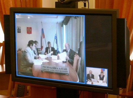 Видеоконференциия во время заседания президиума Совета при полномочном представителе Президента Российской Федерации в Сибирском федеральном округе по содействию развитию малого и среднего предпринимательства