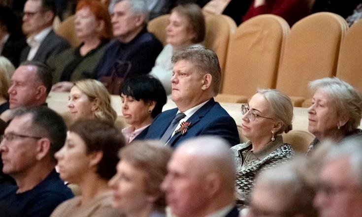 Использованы фотографии пресс-службы государственного академического Кубанского казачьего хора