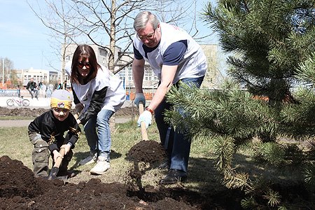 Виктор Толоконский отметил, что только при непосредственном участии жителей города можно решить задачи по его благоустройству