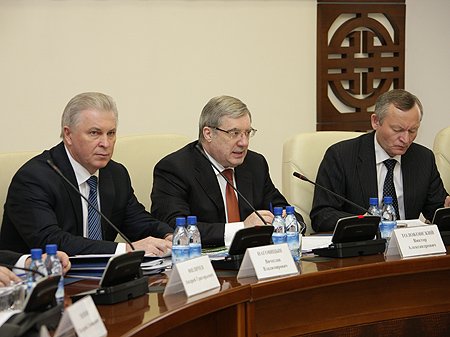 Глава Республики Бурятия Вячеслав Наговицын, полномочный представитель Президента РФ в СФО Виктор Толоконский, губернатор Забайкальского края Равиль Гениатулин