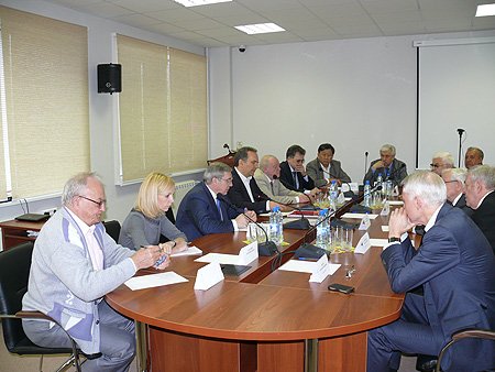 По мнению полномочного представителя, для полномасштабной реализации проектов СО РАМН необходима активная государственная поддержка