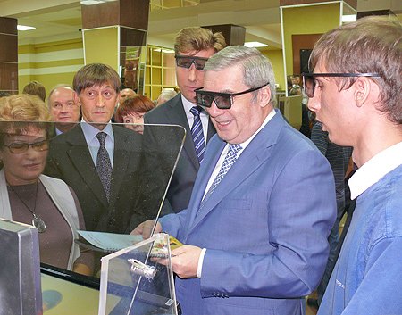 Виктору Толоконскому продемонстрировали инновационные разработки Сибирской    государственной геодезической академии