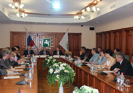 Представители некоммерческих организаций Томской области рассказали полпреду об опыте региональных НКО в реализации социально значимых проектов