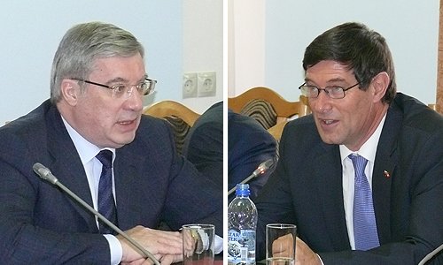 Полномочный представитель Президента Российской Федерации в Сибирском федеральном округе Виктор Толоконский и Государственный секретарь Швейцарии по образованию и научным исследованиям Мауро Дель’Амброгио