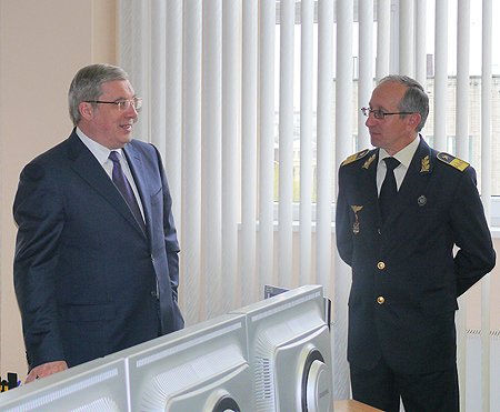 Полномочный представитель Президента Российской Федерации в Сибирском федеральном округе Виктор Толоконский и начальник МУП «Новосибирский метрополитен» Владимир Кошкин