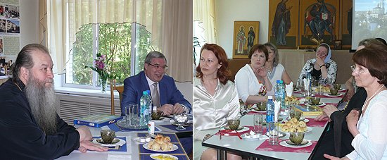 В ходе встречи. На фото слева - митрополит Новосибирский и Бердский Тихон