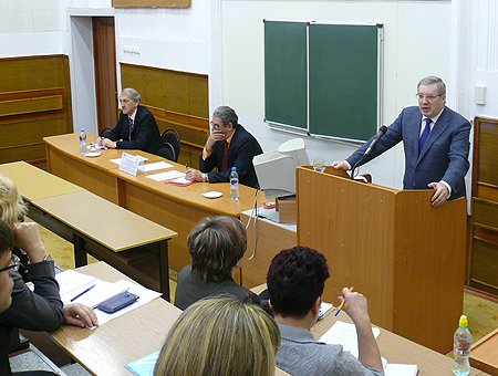 Виктор Толоконский: «На руководителей медицинских и образовательных учреждений ложиться основная задача и работа по модернизации системы управления в этих сферах»