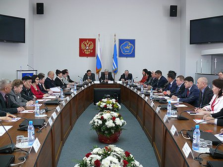 Во внеочередной сессии Верховного Хурала депутаты единогласно проголосовали за наделение Шолбана Кара-оола полномочиями Главы – Председателя Правительства Республики Тыва