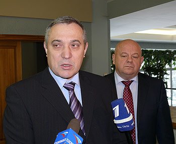 Полномочный представитель Президента РФ в Сибирском федеральном округе Анатолий Квашнин, руководитель МТУ Ростехнадзора по СФО Леонид Баклицкий