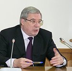 Система государственных учреждений здравоохранения должна органично дополняться частными медицинскими центрами, считает полпред